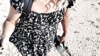 travesti puta caliente se desnuda en publico con minivestido y tacones rojos pene muy caliente