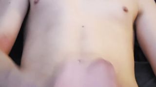 Trans dame milks off and jizzes