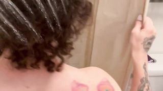 Taking a Douche to Get Prepared for Parent