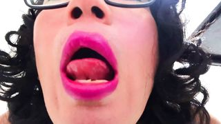 Jugando con un fuck stick y jugando en el transporte