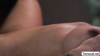 Professional masseur fucks the ass of TS client