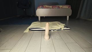 I rail immense fake penis e spunk