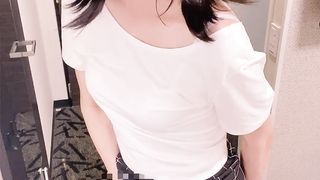 ディルドの疑似セックスが気持ちよくて感じてしまう女装子