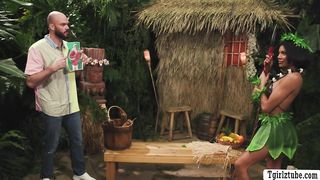 Stranger got lucky and fuck Ebony TS in jungle