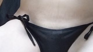 男の娘が水着でオナニーしていたらおしっこを大量に漏らしちゃった・・・