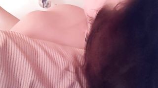 Me toco y penetro a mí mismo hasta acabar para mi novia. Segundo flick.