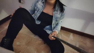 Ragazza trans e la sua bocca vogliosa di fare pompini. Amatoriale italiano