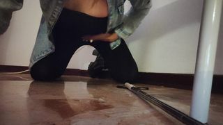 Ragazza trans e la sua bocca vogliosa di fare pompini. Amatoriale italiano