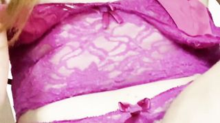 TRANS GOSTOSA GOZANDO CHEIA DE TESAO