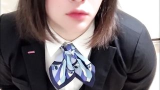 男の娘が本物のOL制服着てしこしこオナニー、本革パンプスの中に射精