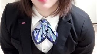 男の娘が本物のOL制服着てしこしこオナニー、本革パンプスの中に射精