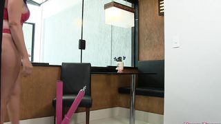 T-model Aline Tavares Handles Her Bootie to Machine Hump