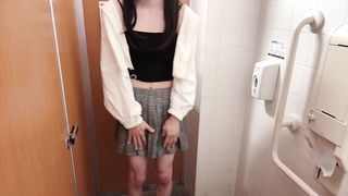 [Crossdressing] Japanese getting off with a pile of orgasm in a adorable uniform