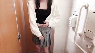 [Crossdressing] Japanese getting off with a pile of orgasm in a adorable uniform