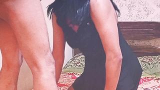 me tiro a esta travesti le hago chupar la verga la pongo en cuatro para darle duro