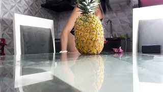 FOLLANDO PIÑA PUMMELING PINEAPPLE