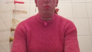 Sissy fuckdoll pees while railing a fake penis