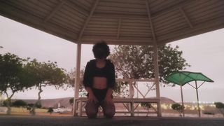 Sabina sale a caminar