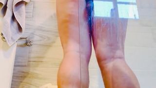 Cool Sissy Nikki Nailing A Monstrous Monster Fake penis On Glass