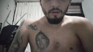 Mi primera vez con una hermosa transexual (relato erótico)