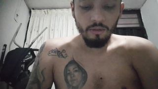 Mi primera vez con una hermosa transexual (relato erótico)