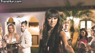 TRANSHUN - TRANSSEXUAL Asian tranny with bigboobs slurps and humps mummies cooter