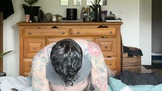 Polishing my snatch into the sofa until I jizm-Butch, FTM, Muscles, Tats