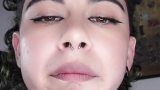 FtM Muddy Suck off Inhaling with Fangs!