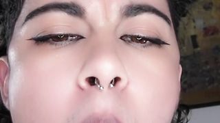 FtM Muddy Suck off Inhaling with Fangs!