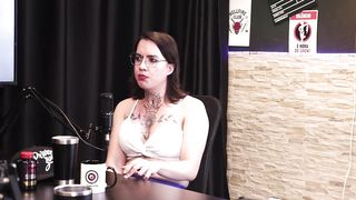 She had to listen to jokes and insane speeches at work, she hates the term transvestite, in addition to having obtained her certification as a doll - Melissa Leal (SHEER/CRIMSON)