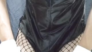 バニーにコスプレした男の娘がおしっこを大量にお漏らししちゃった・・・