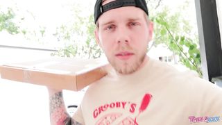 TGIRLS HARDCORE - Spectacular Chloe Jordan Poked The Pizza Dude