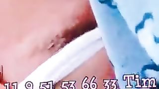 Renata Barbosa se masturbando no meio da rua