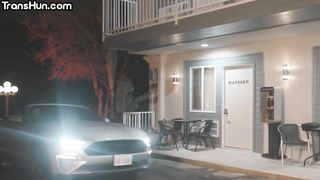 Trans hunny gets gets backside frigged by face-sitting stunner