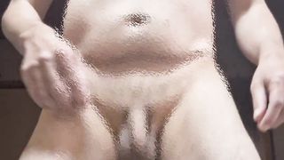 オナニー前の準備運動　女のパンツとブラで腰フリフリ