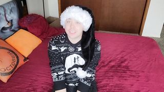 Shemale Rectally Strokes While Frolicking Banjo