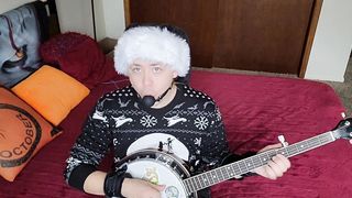 Shemale Rectally Strokes While Frolicking Banjo