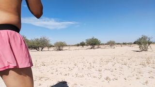 killer she-male se desnuda en publico con vibrador minifalda y tacones muy caliente