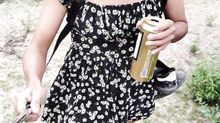 glorious transgirl camina en publico con minifalda y sandalias muy caliente