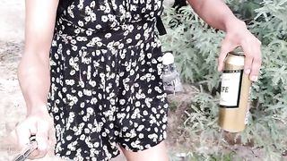 glorious transgirl camina en publico con minifalda y sandalias muy caliente