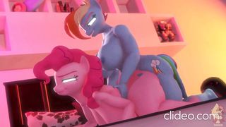 Rainbow plumbs pinkie a pile
