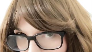 Insatiable bunny femboy gives fuck stick dirty head