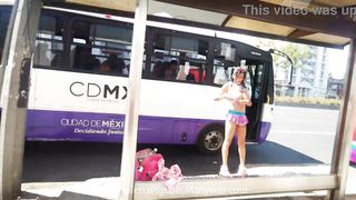 Super-sexy bony she-creature with a humungous booty/CDMX/Exhibit/Public risk