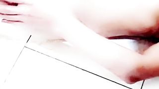 ترنس سفید روغن میریزه رو خودش آخدس آبکیرشو میخوره