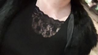 Lexxie Chantilly is out for Halloween with a v-card box !