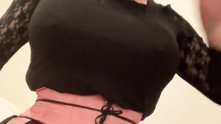 Lexxie Chantilly is out for Halloween with a v-card box !