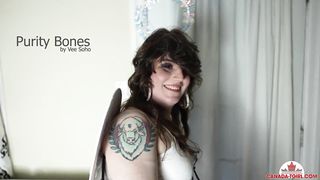 CANADA TGIRL - Virginity Cocks Meaty Tasty Bootie Unsheathes