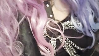 Crossdressing fuckslut rails her fuck stick and plays with her boner