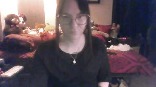 Emo Trans Girl Lindsey Autumn Plays With Humungous Dick Before Bedtime