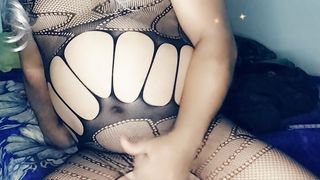 Eyaculando encima de mi con rico juguete en mi backside